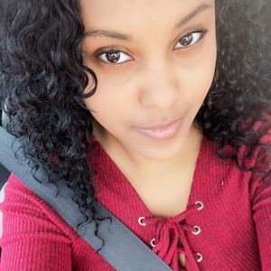 Meet your Posher, Latesha